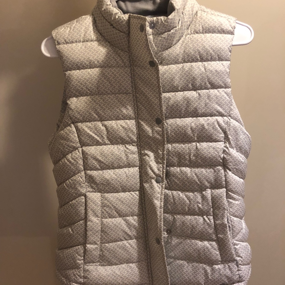 Gap gray/white vest